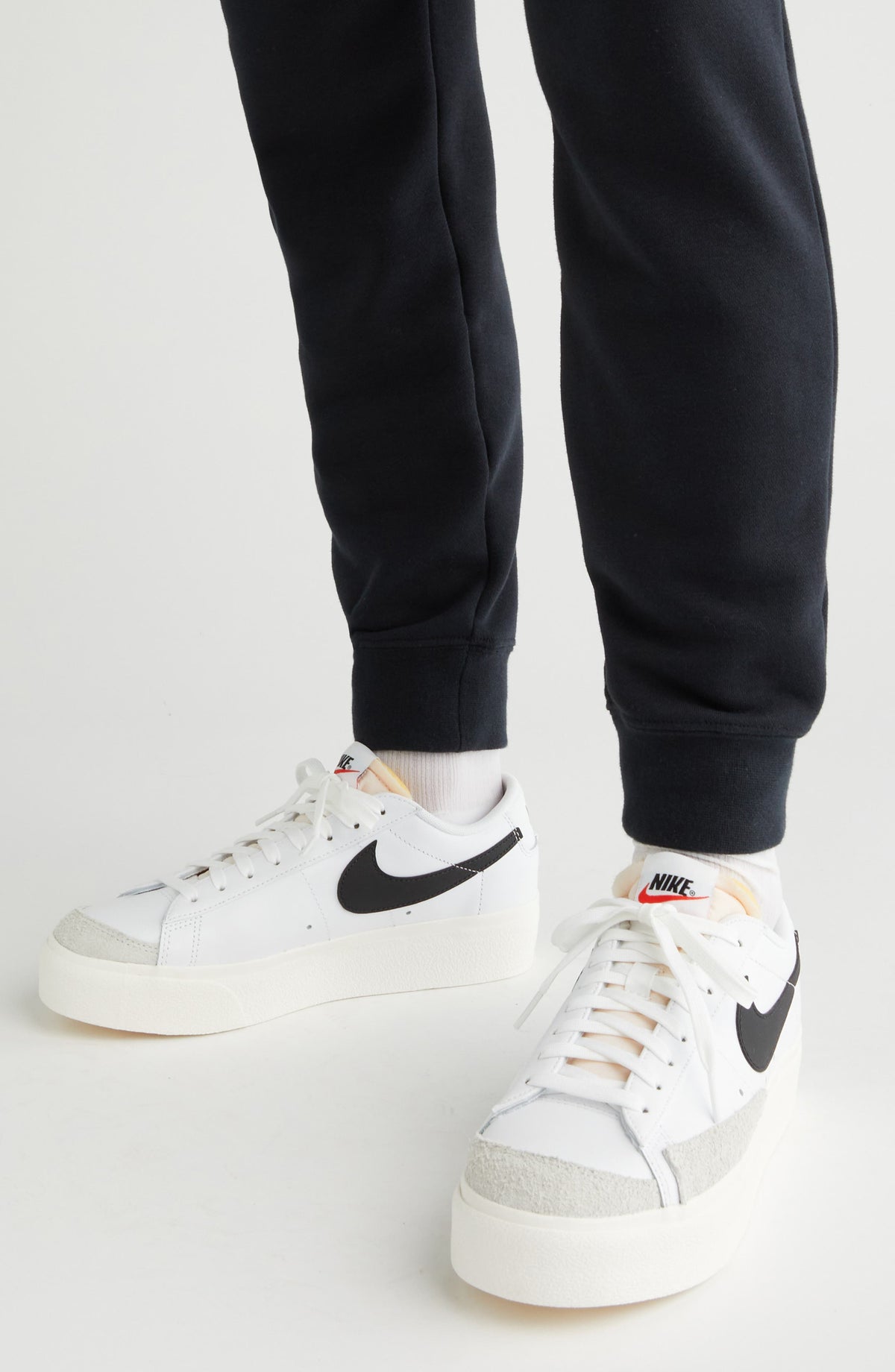 101 WHITE/BLACK