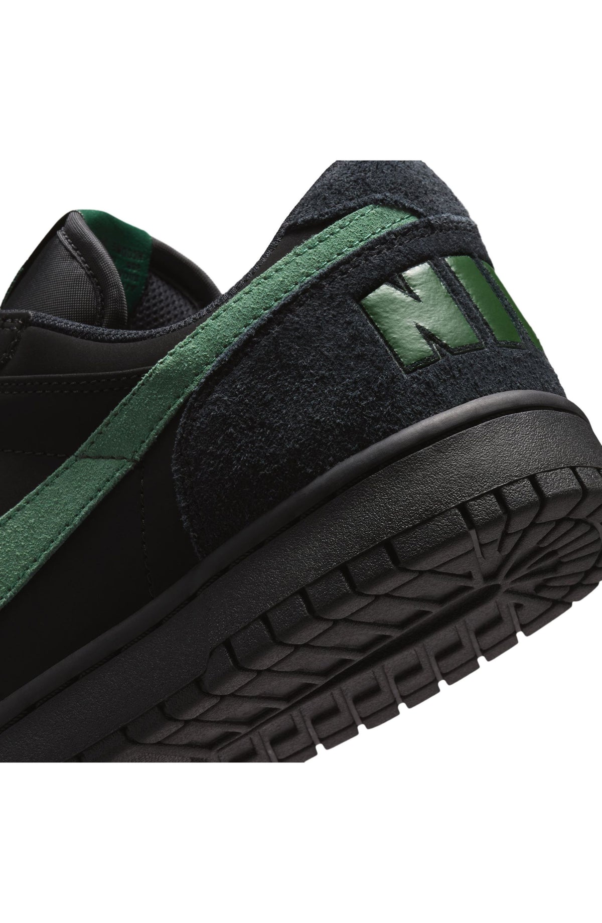 BLACK/ FIR