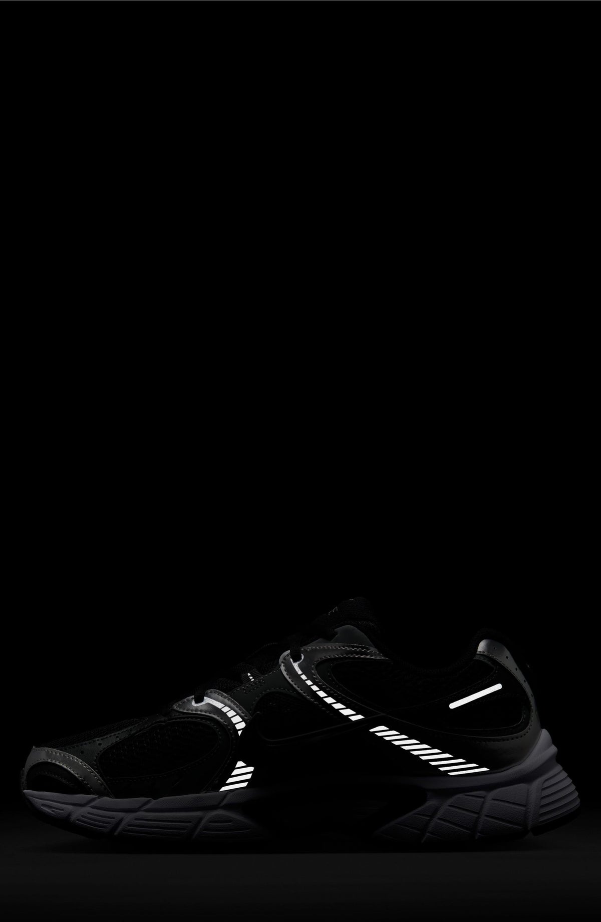 004 BLACK/BLACK