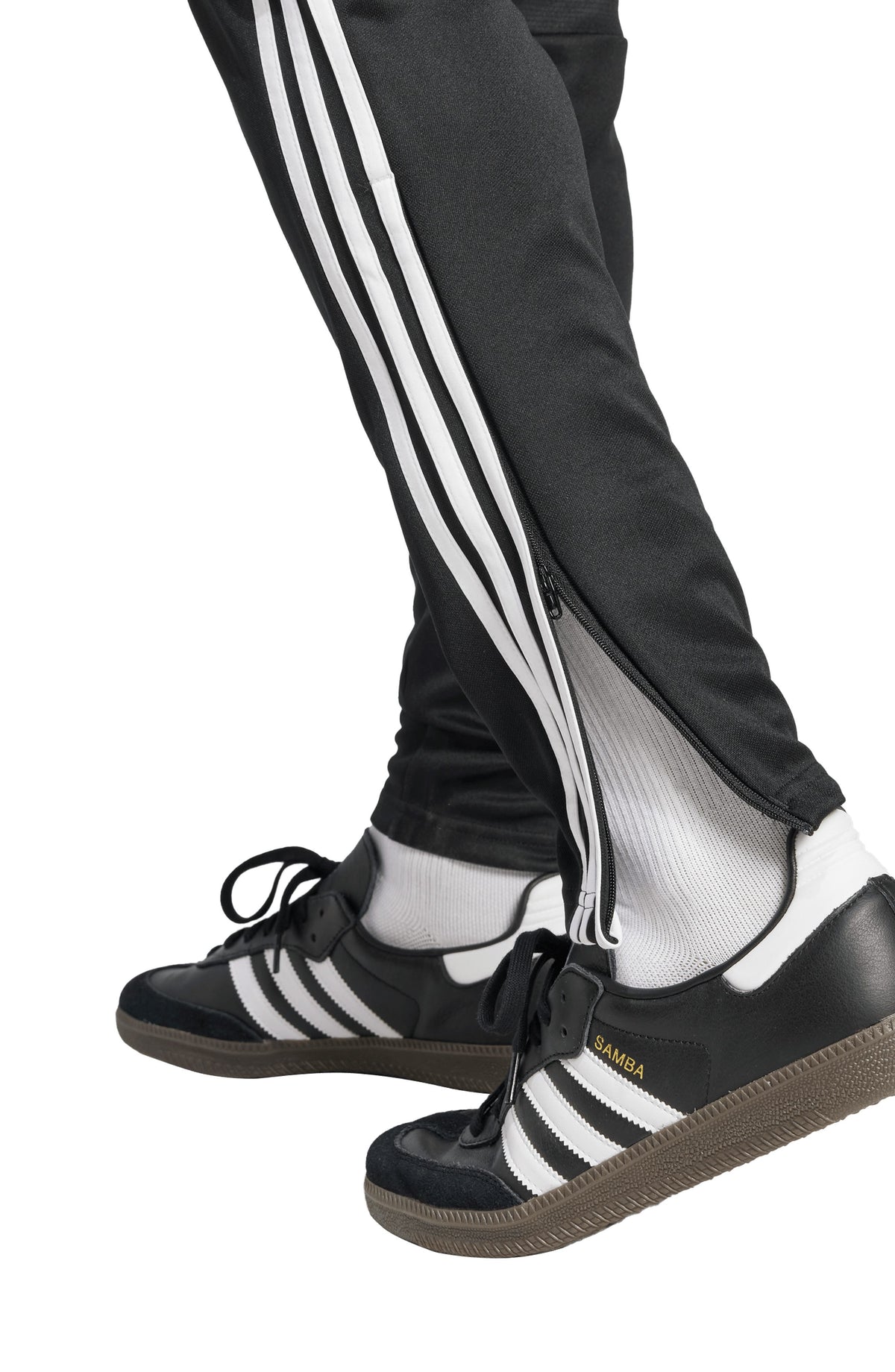 BLACK/ WHITE