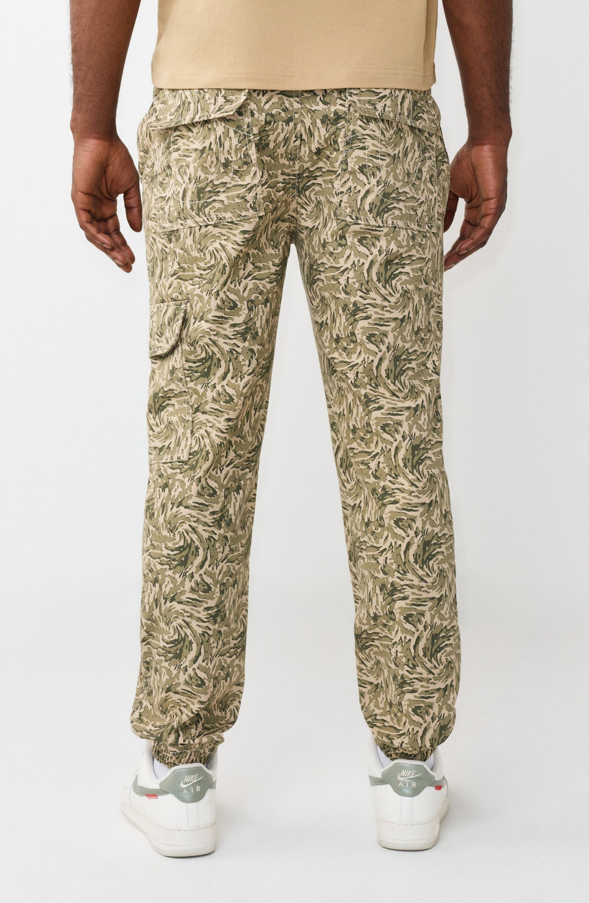 ABSTRACT CAMO