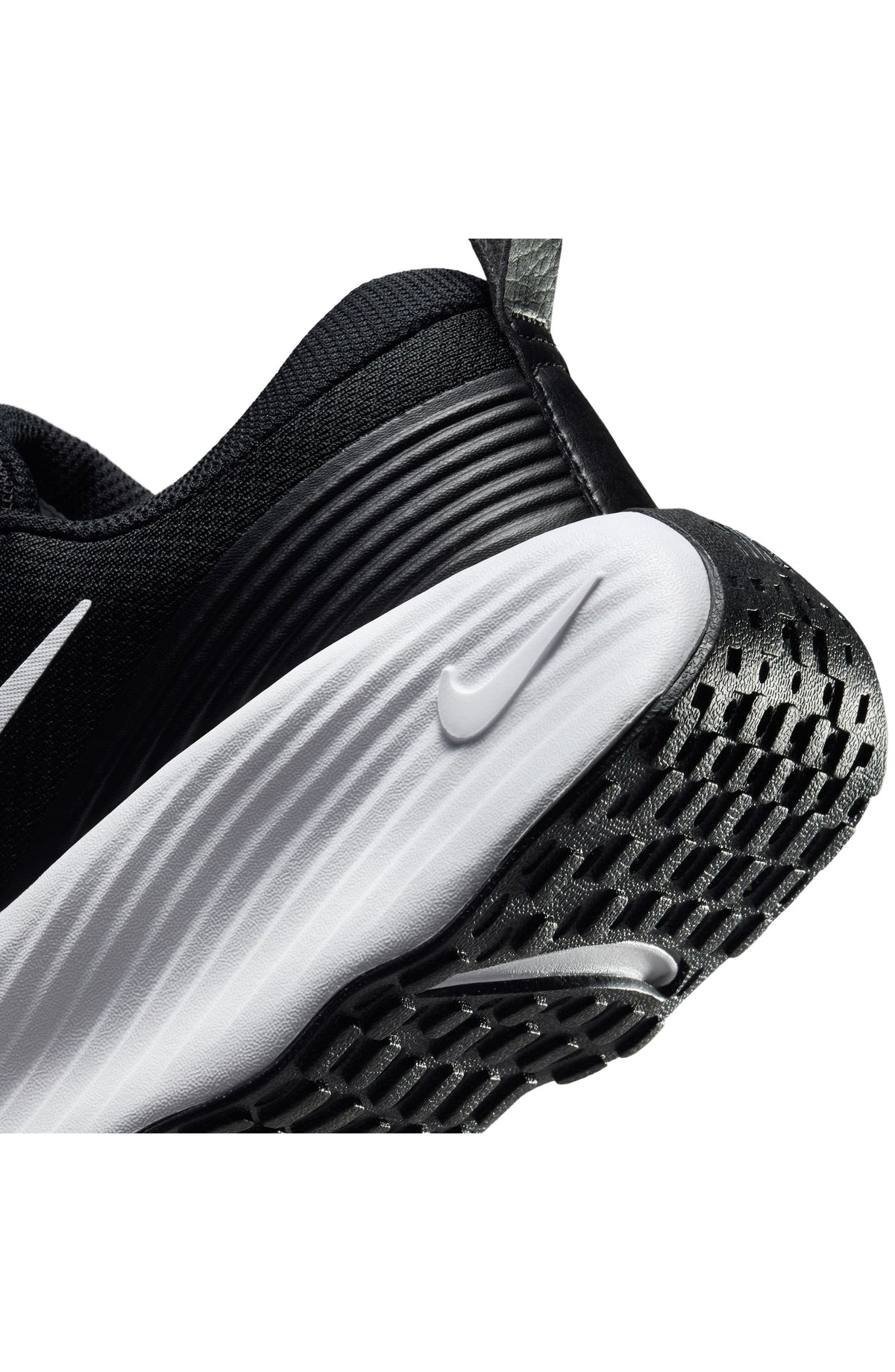 002 BLACK/WHITE