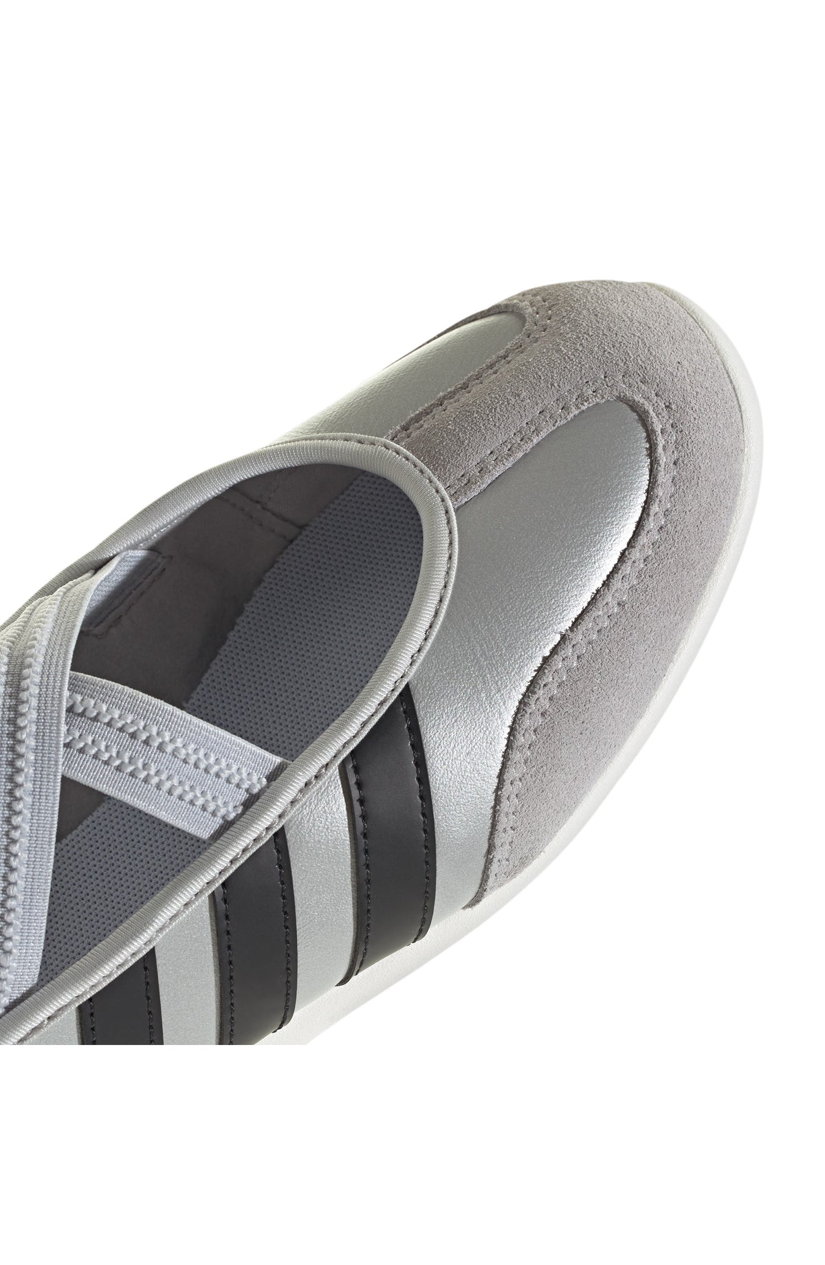 SILVER/ CORE BLACK/ OFF WHITE